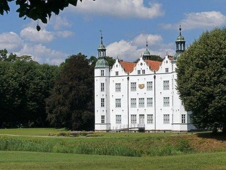 Schloss Ahrensburg (c) Stadtarchiv Ahrensburg